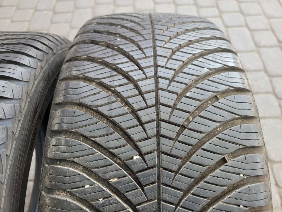 225 / 45  R 17   Goodyear