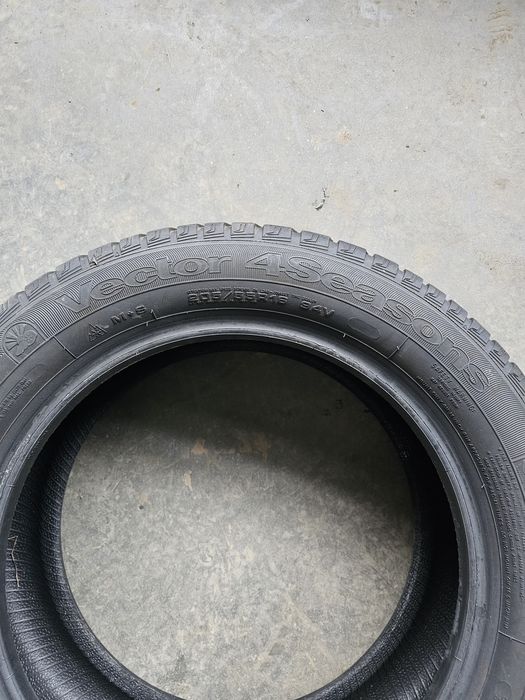 205/55R16 Goodyear Vector4Sea