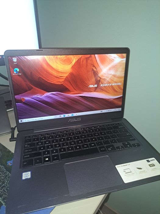 Laptop Asus Vivobook S14