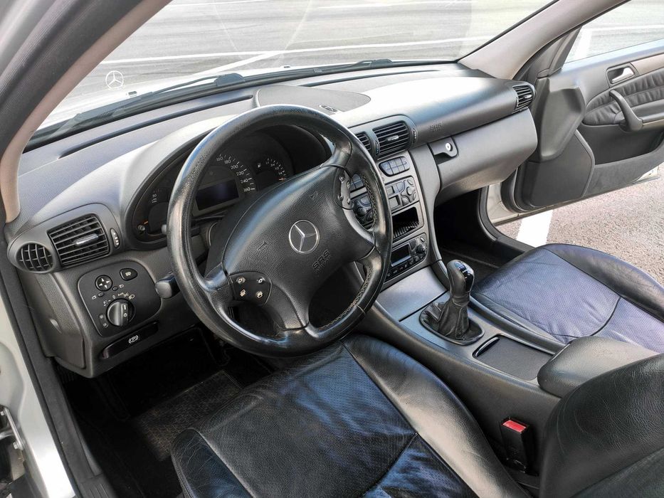 Mercedes-Benz C220 CDI Avantgarde (2001) – IUC Antigo – Caixa Manual