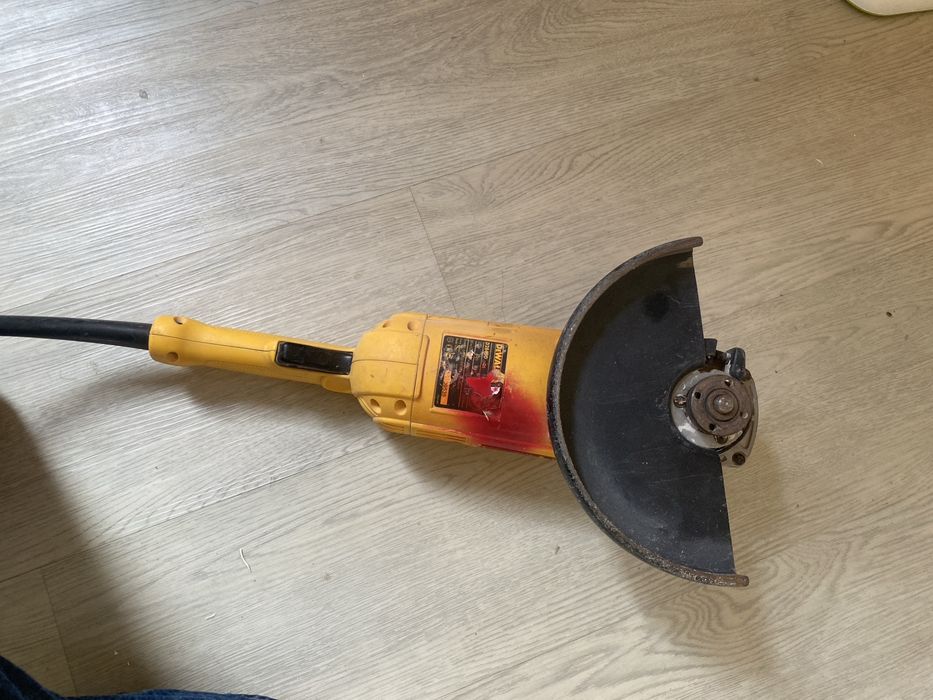 Rebarbadoura dewalt 230mm