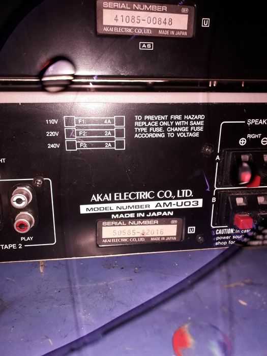 AKAI стерео пишущая дэка,произв.япония.и усилитель .в идеальном состоя