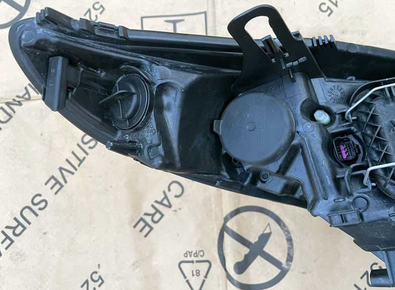 otica frontal ESQ renault megane III . fase 1 + 2