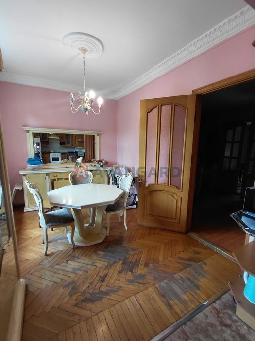 Велика квартира в цетрі міста