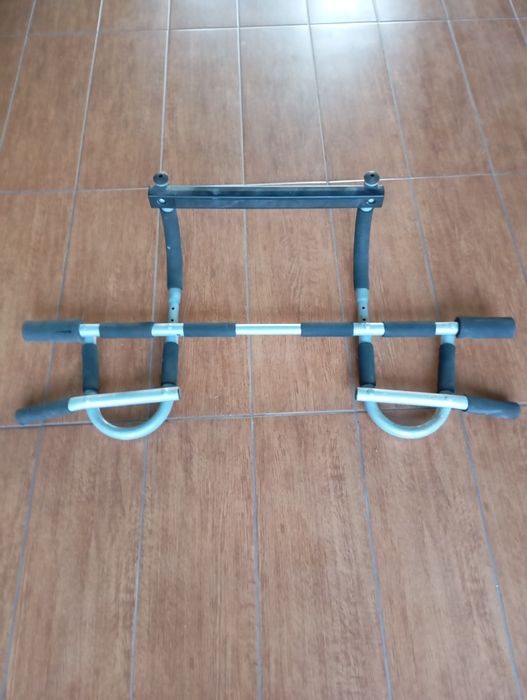 Pull-up Bar426431638175764480