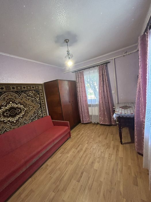 Продаж будинку в місті