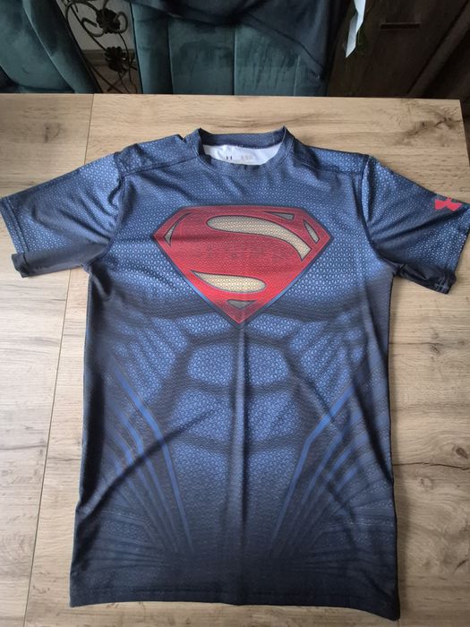 Koszulka Under Armour Marvel Superman Alter Ego rozmiar XL