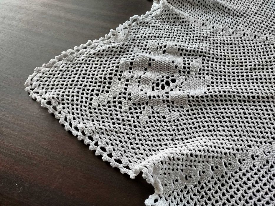 Toalha para mesa redonda em crochê feito a mão