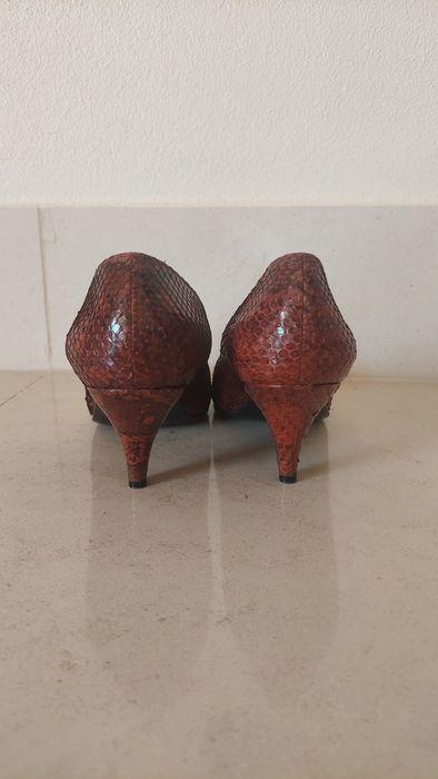 Sapatos Pele Lagarto castanhos tamanho 38