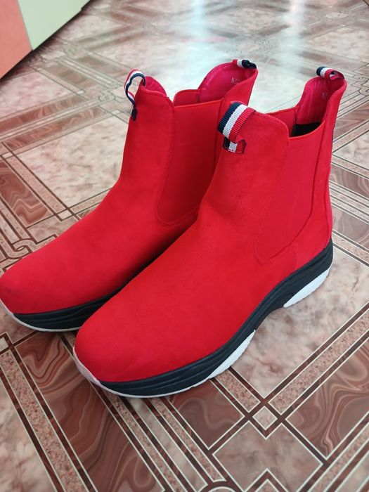 Демісезонні ботінки в ідеальному стані