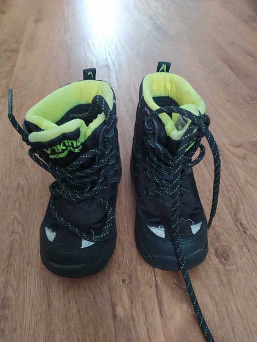 Продам детские сапоги