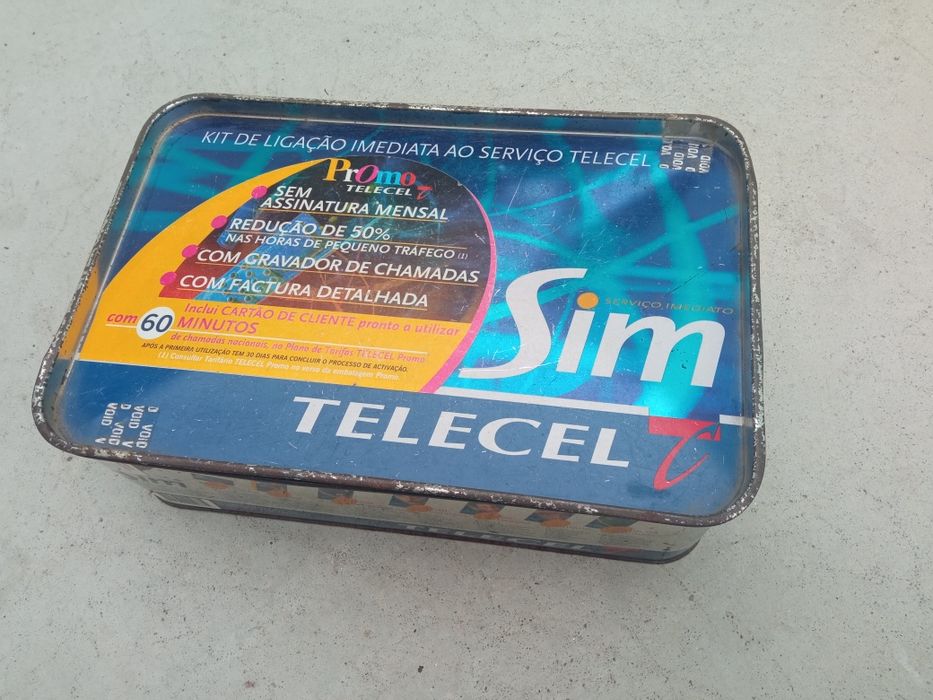 Caixa antiga metálica