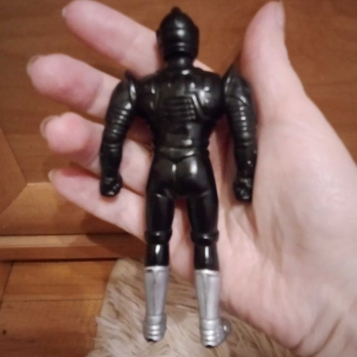 Игрушка супергерой