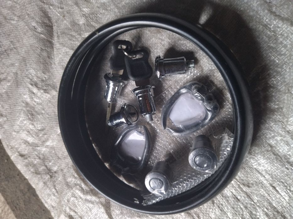 Шестерня и муфта КПП УАЗ на 2-х синхронну и прочее.