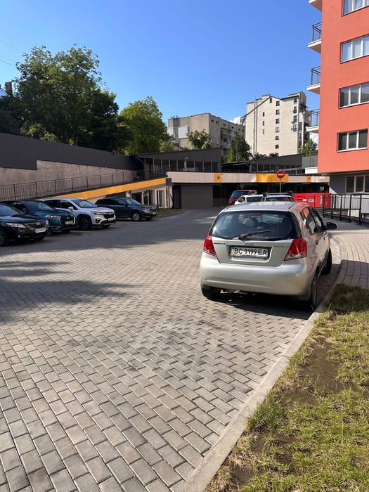 Оренда паркомісця Велика Британія ШЕВЧЕНКА 27