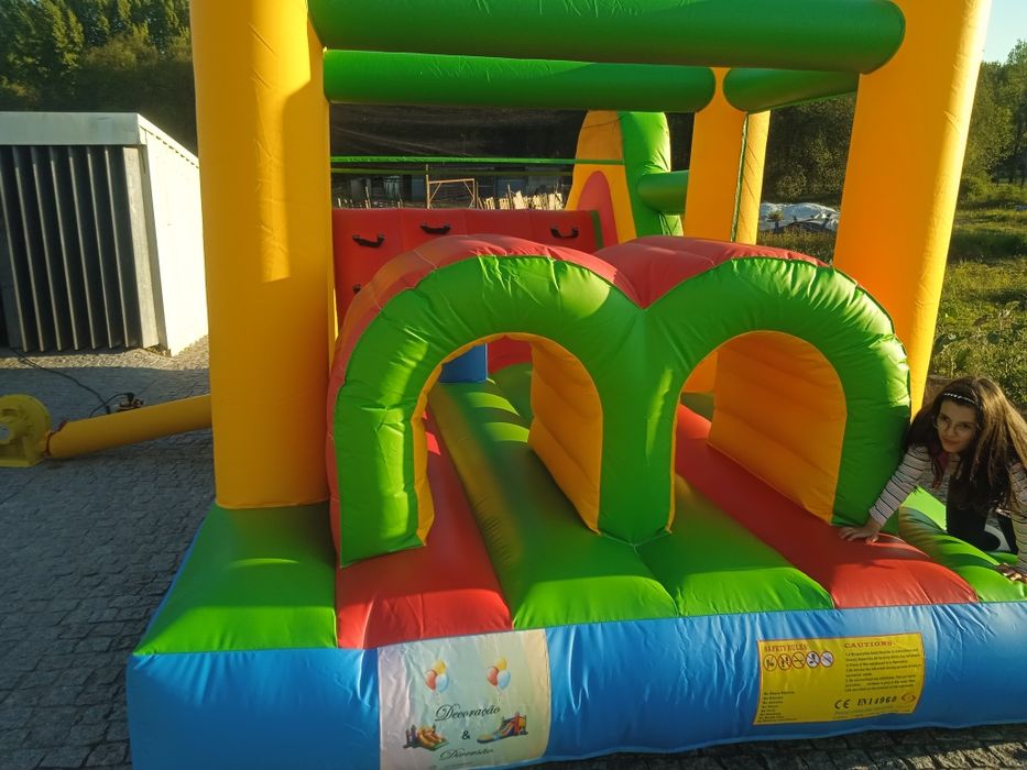 Aluguer de insufláveis e equipamentos