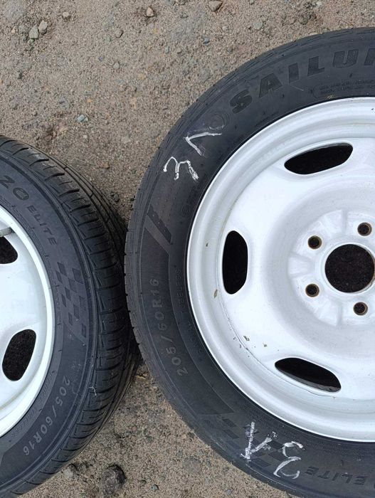 Продам комплект дисків 5x114.3 з літніми шинами 205/55 R16