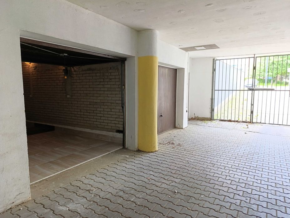 garaż ul.Obywatelska pod Biedronką