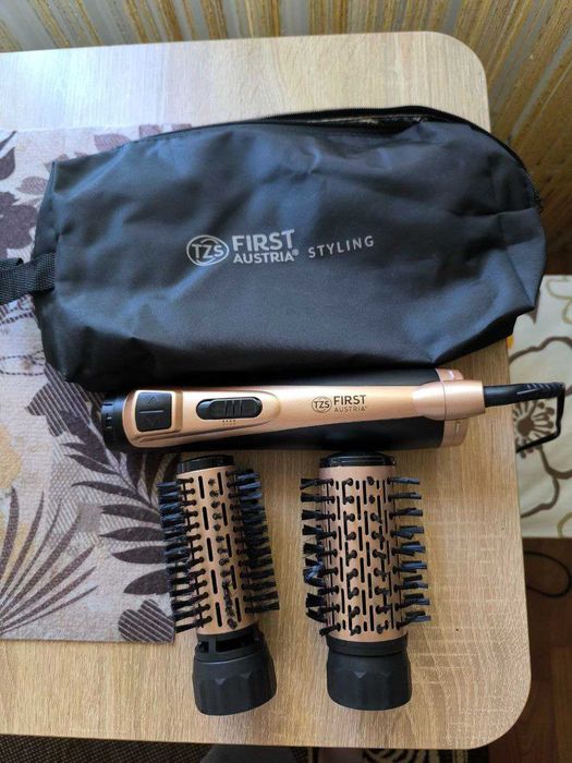 Фен-щітка з двома обертальними насадками