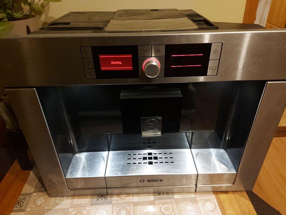 Вмонтовуюча кавомашина  Bosch