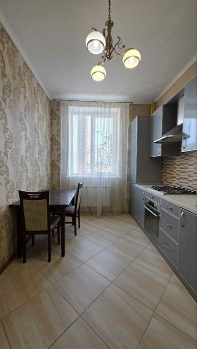 NN S4 Продам 1 комнатную квартиру новострой ремонт Гер. Харькова 131а