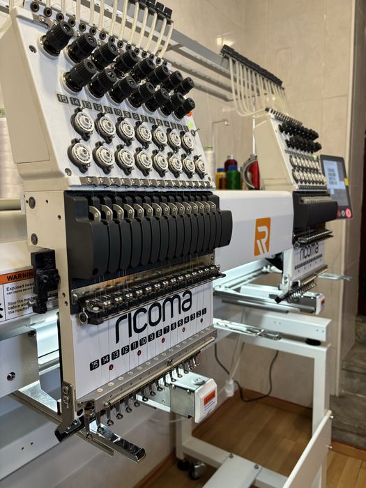 Maquina de bordar Ricoma 2 cabeças