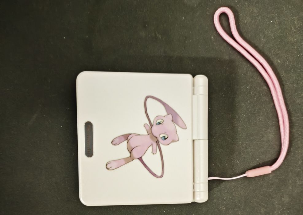 Gameboy advance costumized mew
