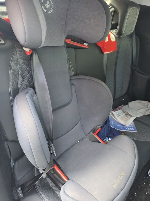 Cadeirinha de criança para automóvel