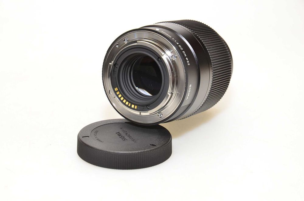 SIGMA 30 mm F/1.4 DC DN canon EF-M