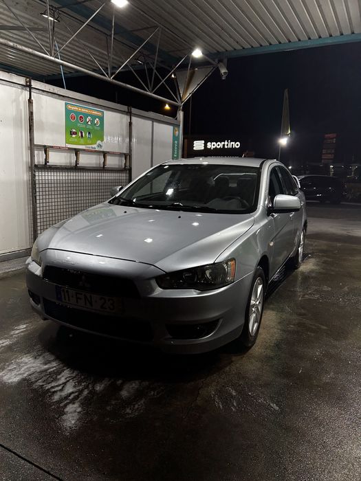 Mitsubishi lancer