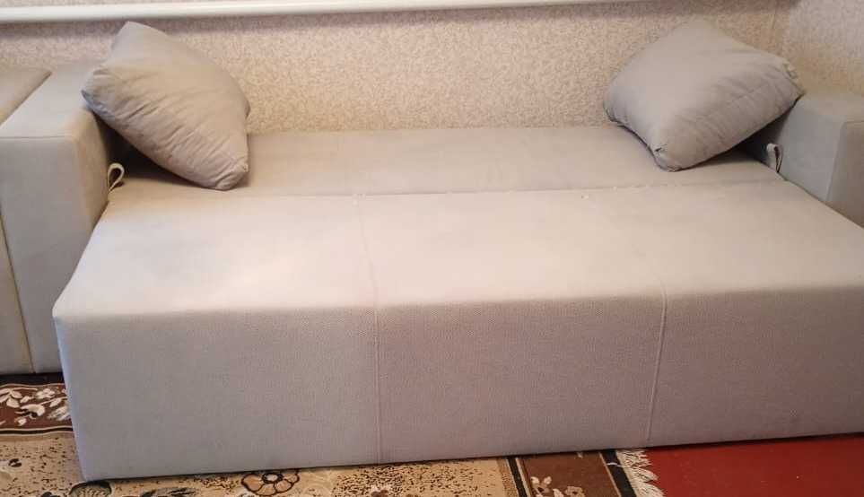 Диван раскладной и кресло