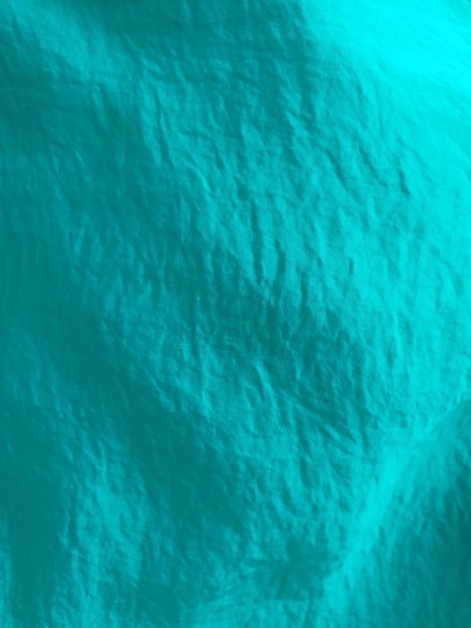 Vestido verde esmeralda com detalhe nas costas e mangas 3/4 S