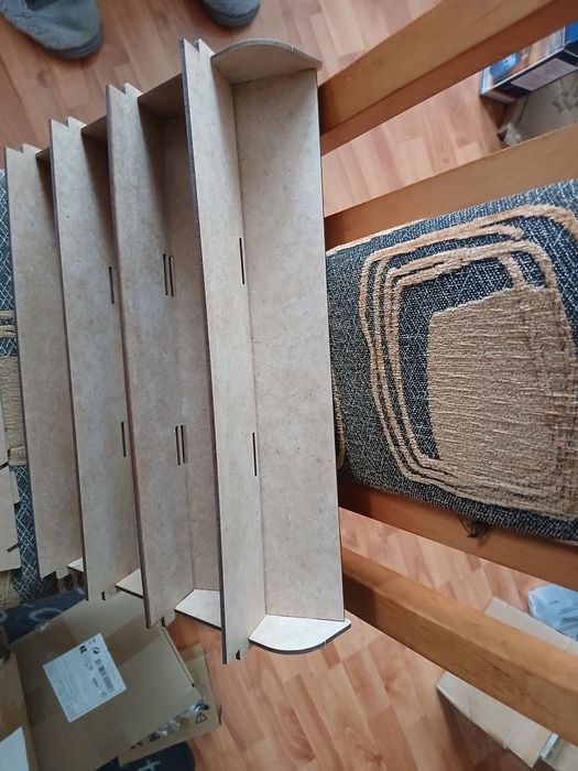 Stojak regał na farbki modelarskie