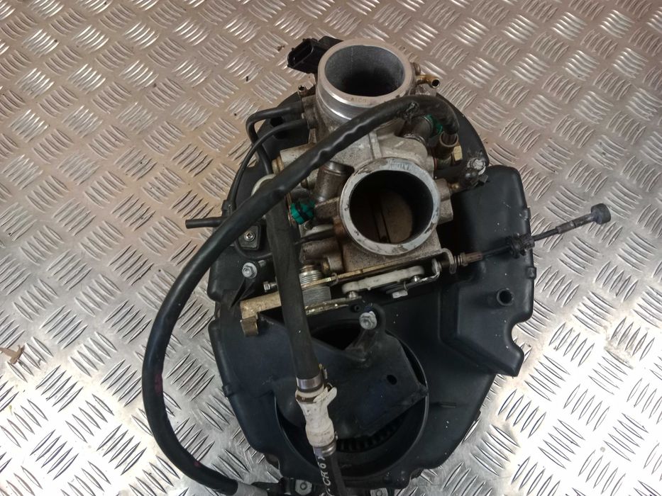 Aprilia Tuono RSV 1000 Mille Air Box Airbox Przepustnice Wtryski 02-05
