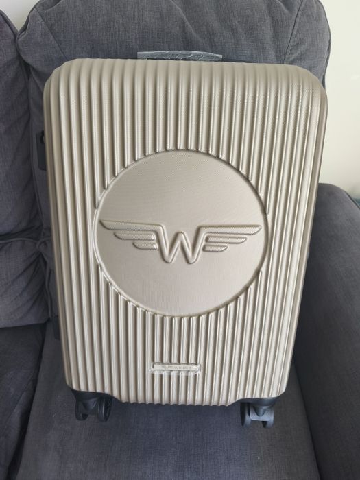 Nowa walizka Wings