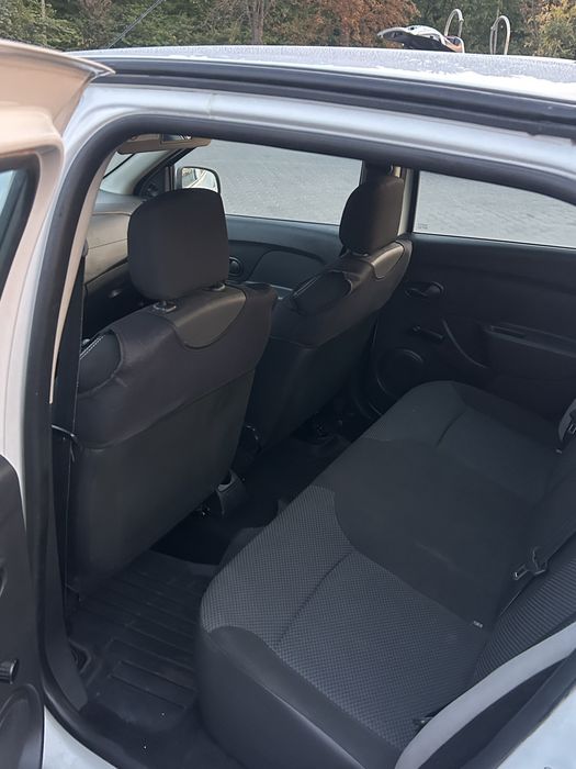 Renault Logan 2013