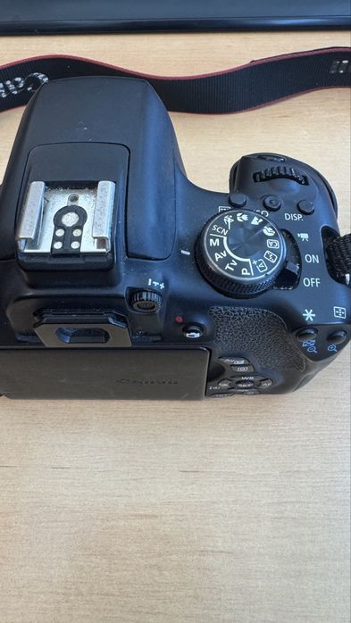 Canon 750D + lente 50mm + lente 18-55mm +2 baterias