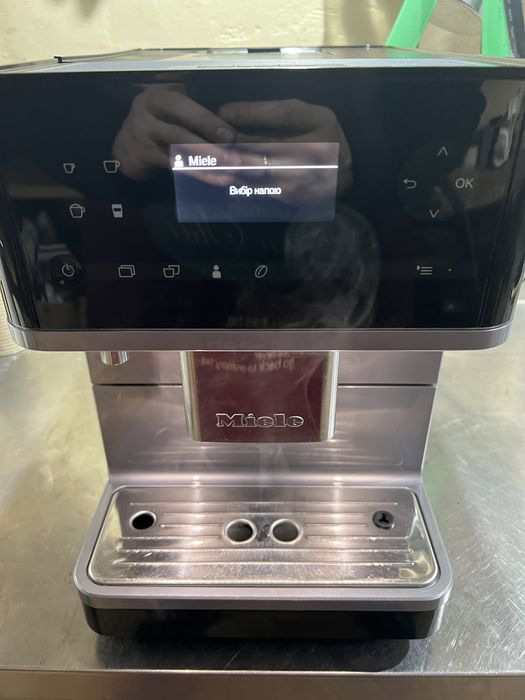 Кавомашина Miele CM63
