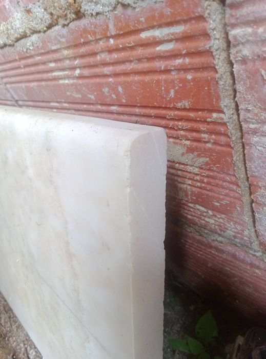 Pedra mármore em bom estado