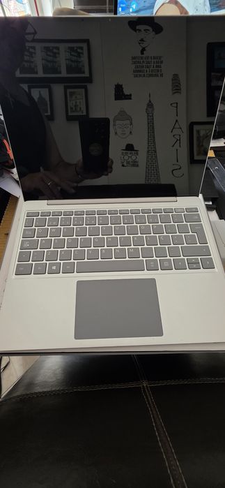 Microsoft surface laptop go
