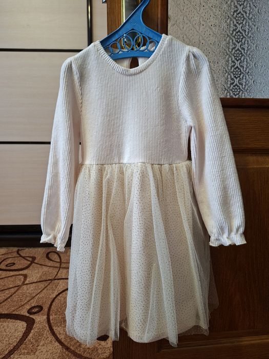 Теплое платье на девочку 104-110 размер