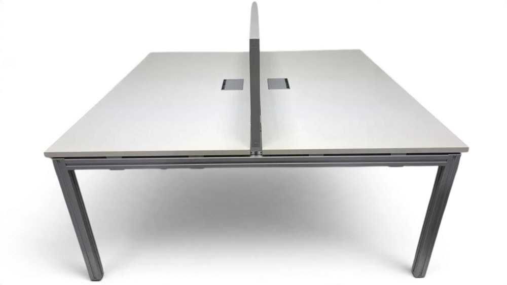 Biurko dwustanowiskowe typu bench Balma 160x165 białe z przesłoną - duża ilość