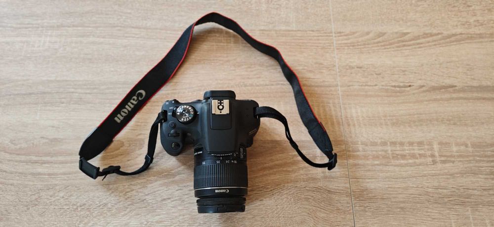 Canon EOS 2000D