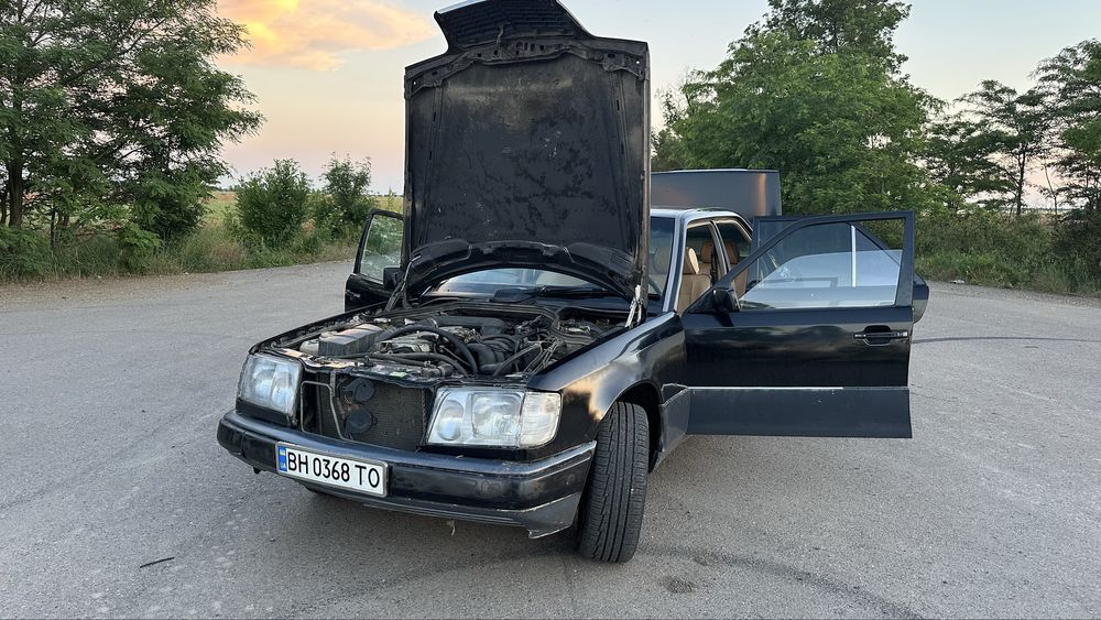 Mercedes-Benz E-Class W124