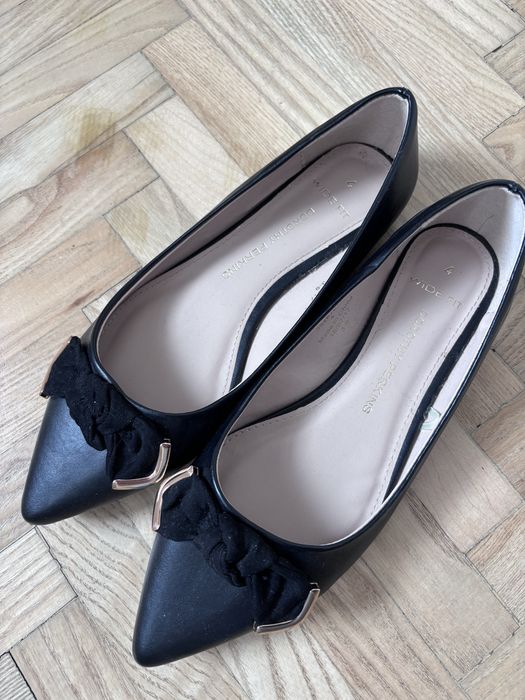 Czarne eleganckie balerinki