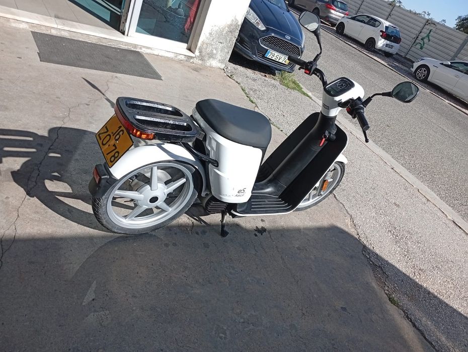 Scooter elétrica Askoll es-pro 50