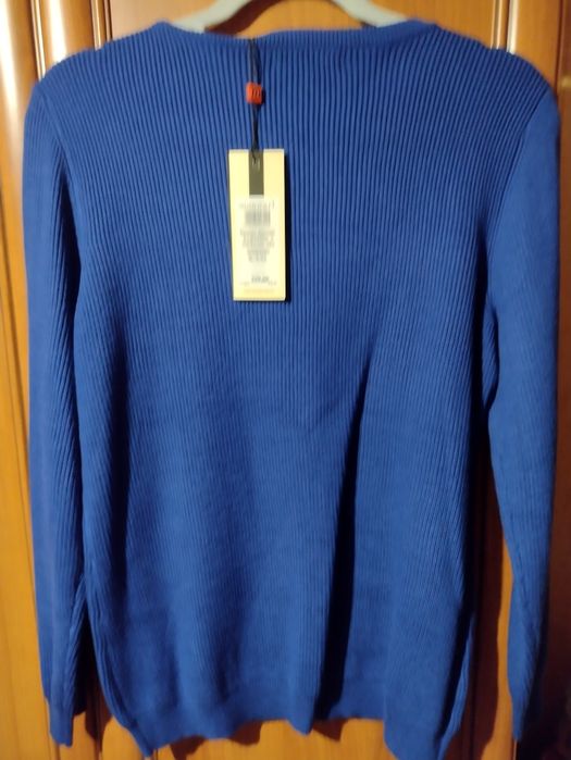 Nowy elegancki wełniany sweter