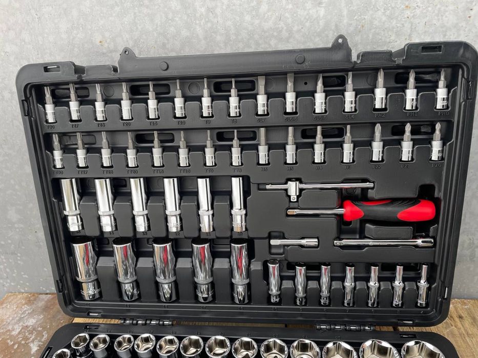 Набір інструментів професійний 151 од.; Cr-V INTERTOOL(ET-7151)