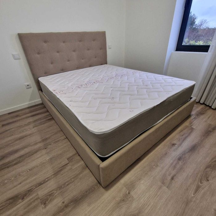 Camas de Casal Estofadas de Luxo 199€ Disp. em Várias Cores! 190x140m!