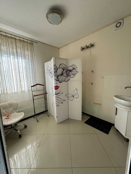 Нежитлове приміщення, м.Жовква